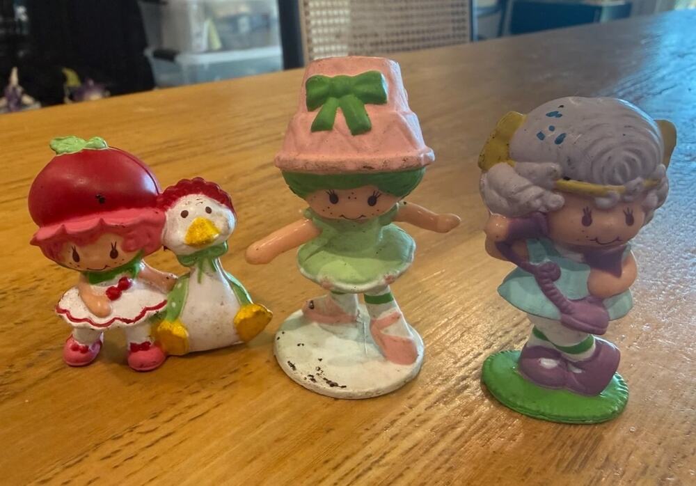 Lot of three 1980's AGC STRAWBERRY SHORTCAKE FIGURES